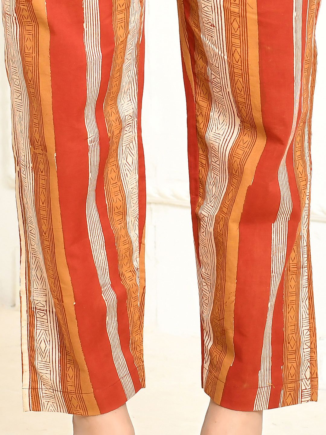 Amora Red Handprinted Women's relaxed cotton pant-4